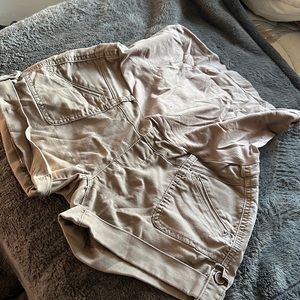 Bellavida Tan Cargo 5 pocket maternity short